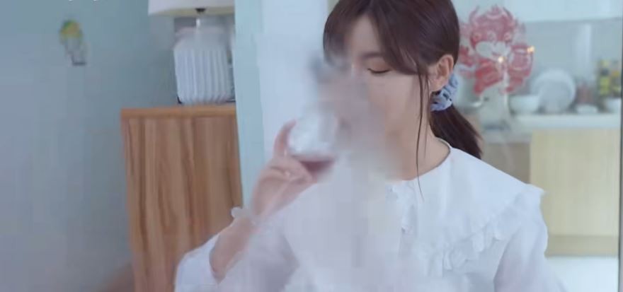 完蛋我被美女包围了