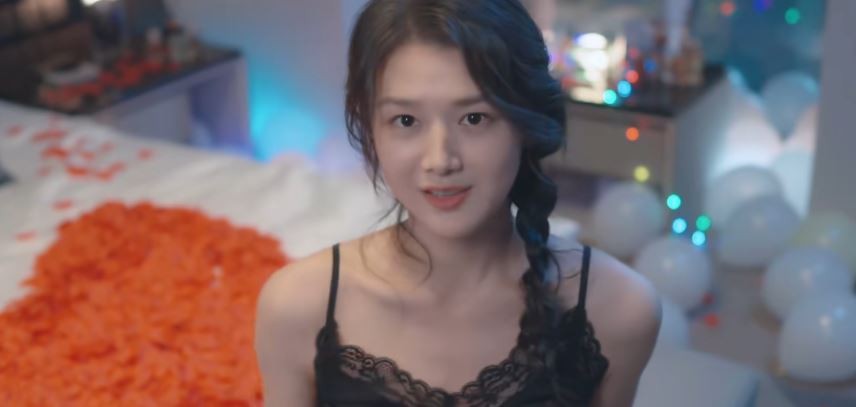 完蛋我被美女包围了